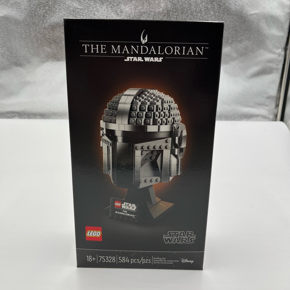 LEGO Star Wars The Mandalorian Helmet Model 75328